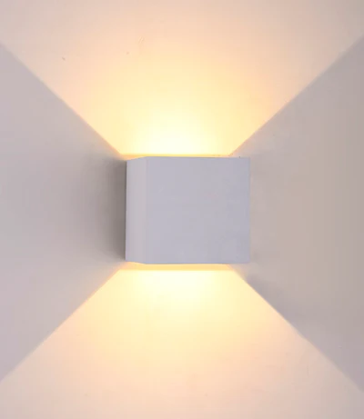 WALL DECOR OUTDOOR LAMP