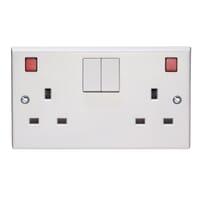  Crabtree Socket Outlet 2G Single Pole Neon 1 Each VX1600 XM20453 111